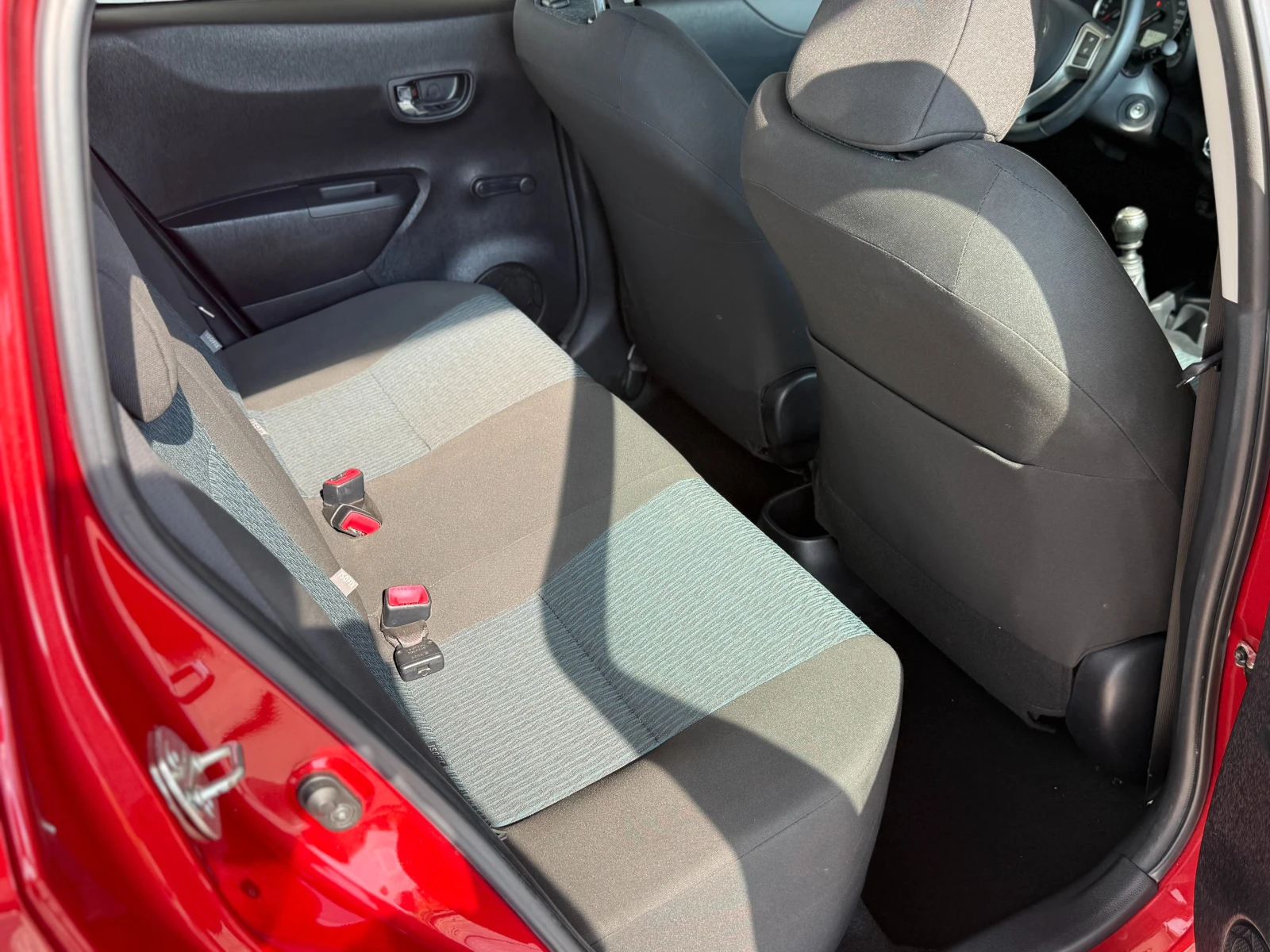 Toyota Yaris 1.3 = 2014 = 80K KM = NAVI = ЛИЗИНГ, снимка 14 - Автомобили и джипове - 55157874