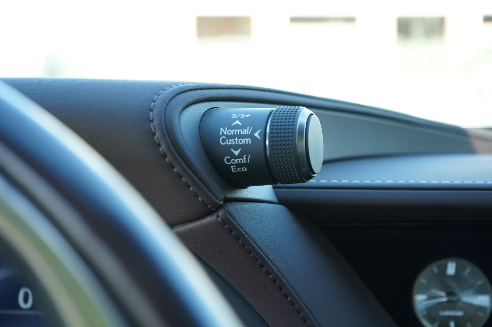 Lexus LS 500 LUXURY* HUD* KEYLESS* 360 CAM* DISTR* MARK LEVINSO, снимка 17 - Автомобили и джипове - 55741219