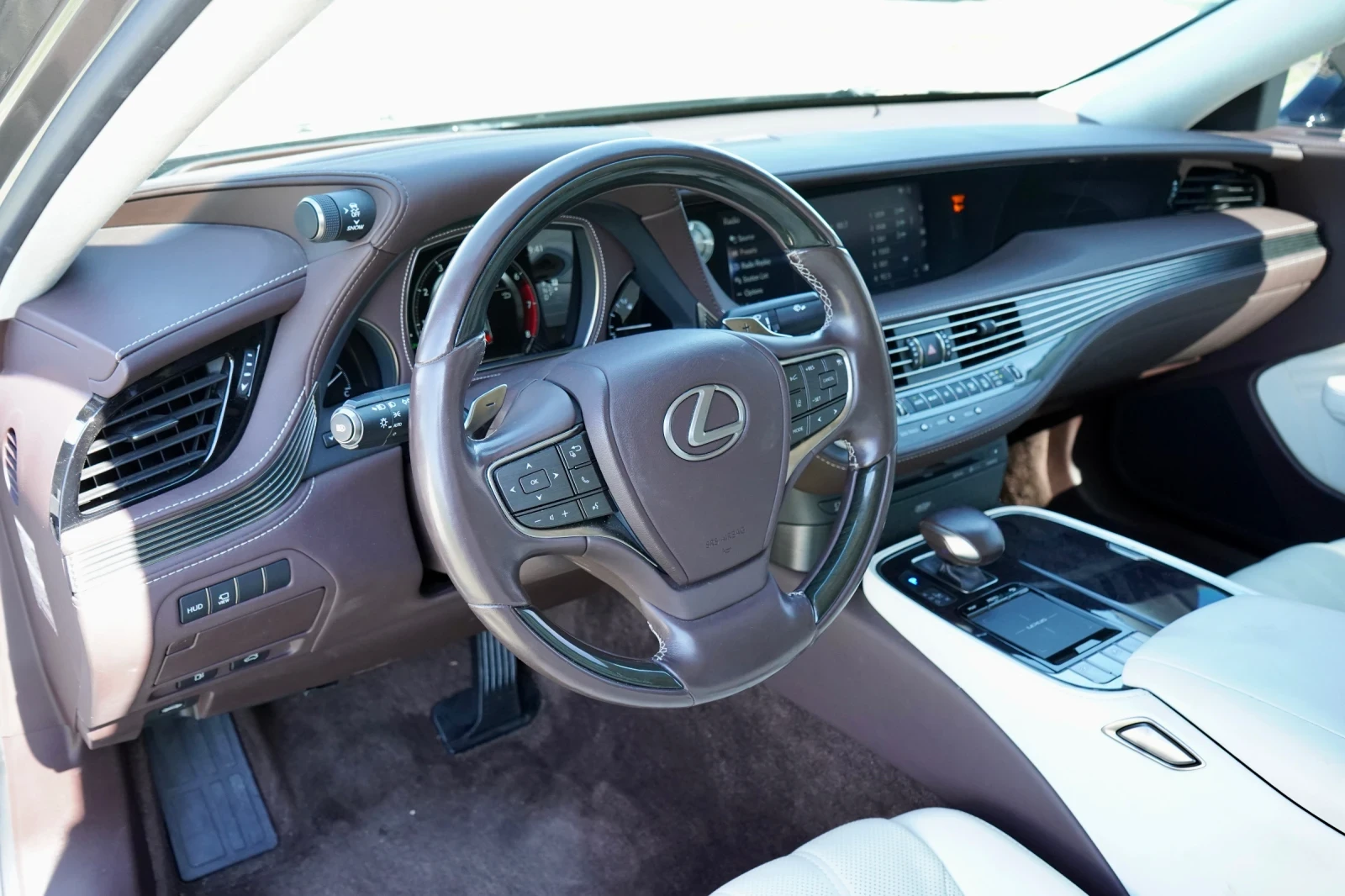 Lexus LS 500 LUXURY* HUD* KEYLESS* 360 CAM* DISTR* MARK LEVINSO, снимка 7 - Автомобили и джипове - 55741219