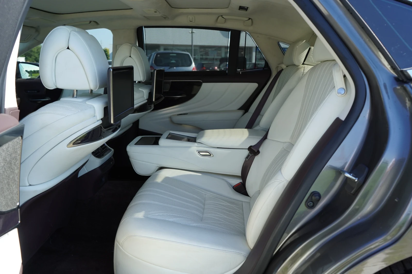 Lexus LS 500 LUXURY* HUD* KEYLESS* 360 CAM* DISTR* MARK LEVINSO, снимка 14 - Автомобили и джипове - 55741219