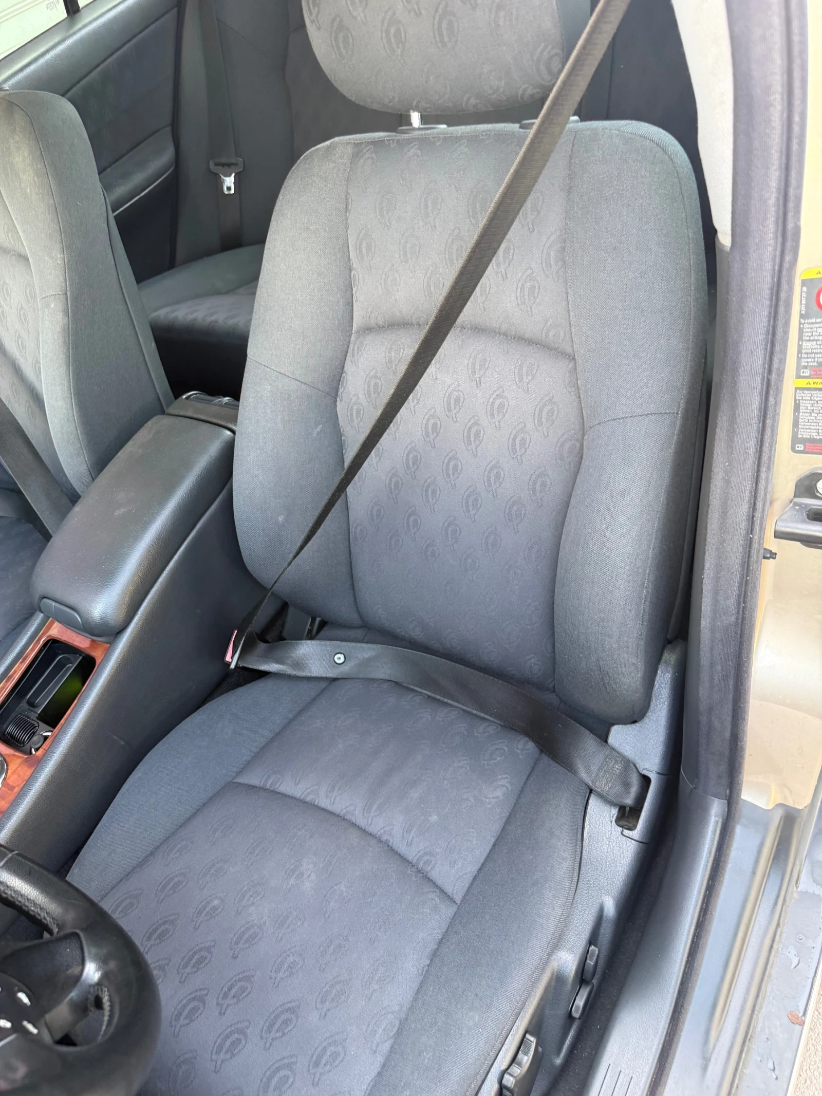 Mercedes-Benz C 220, снимка 6 - Автомобили и джипове - 55876349
