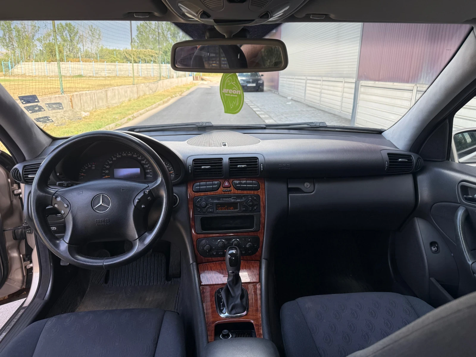Mercedes-Benz C 220, снимка 8 - Автомобили и джипове - 55876349