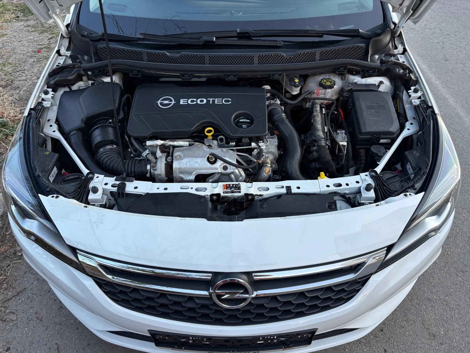 Opel Astra 1.6CDTI Навигация Car-Play* ОБСЛУЖЕНИ ВЕРИГИ* , снимка 15 - Автомобили и джипове - 56120810