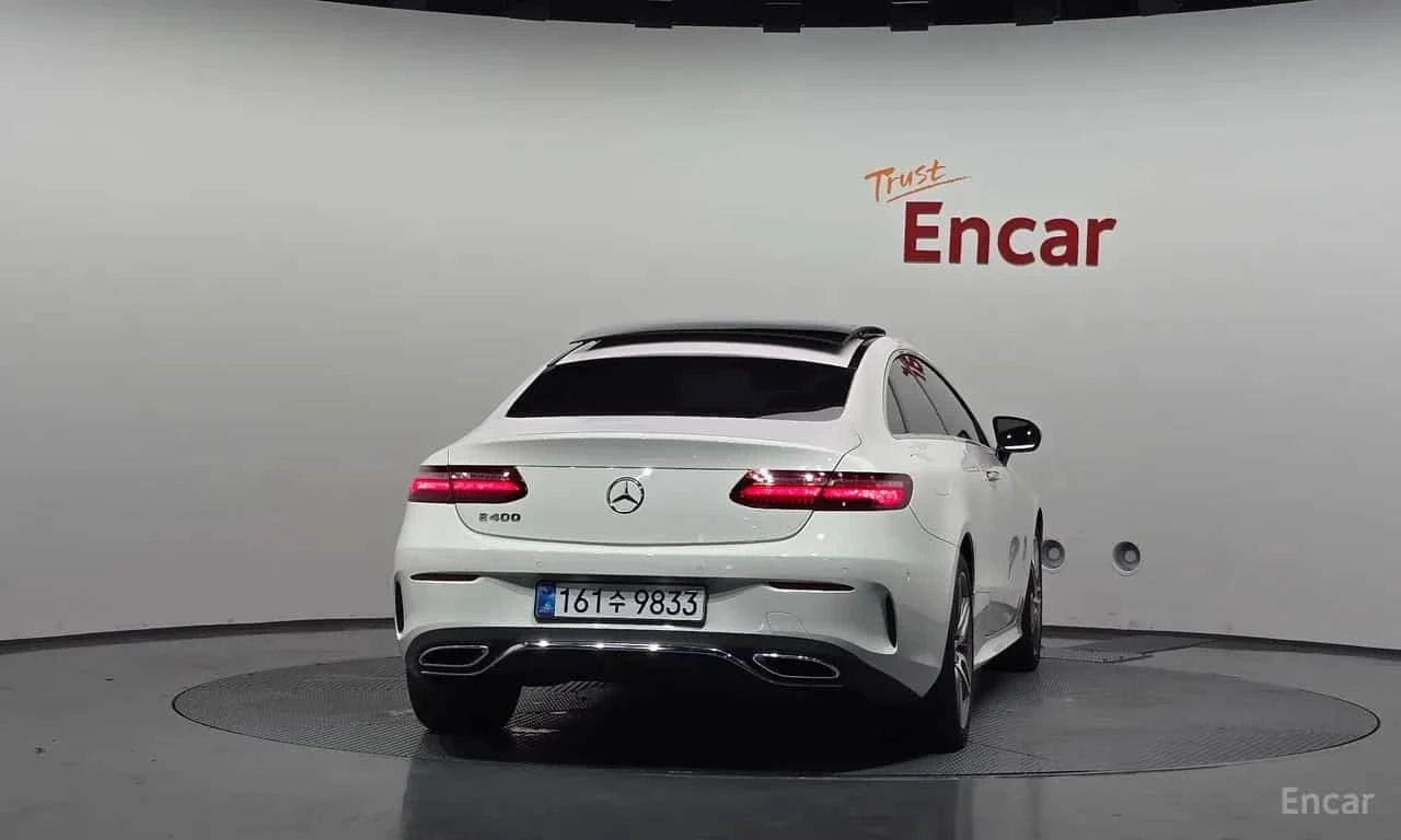 Mercedes-Benz E 220 d Coupe/АМГ ПАКЕТ/ФИНАНСИРАНЕ, снимка 4 - Автомобили и джипове - 56259324
