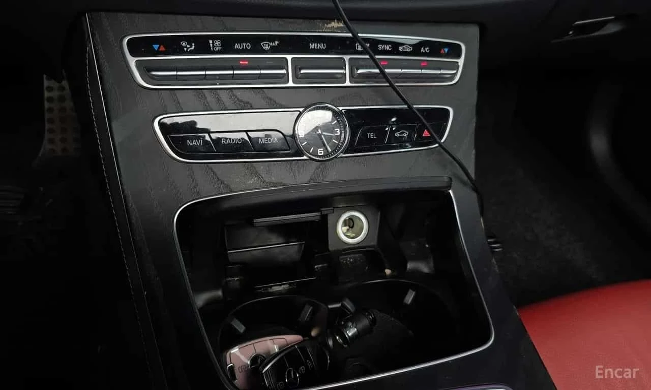 Mercedes-Benz E 220 d Coupe/АМГ ПАКЕТ/ФИНАНСИРАНЕ, снимка 15 - Автомобили и джипове - 56259324