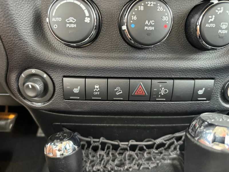 Jeep Wrangler UNLIMITED, снимка 17 - Автомобили и джипове - 51410299