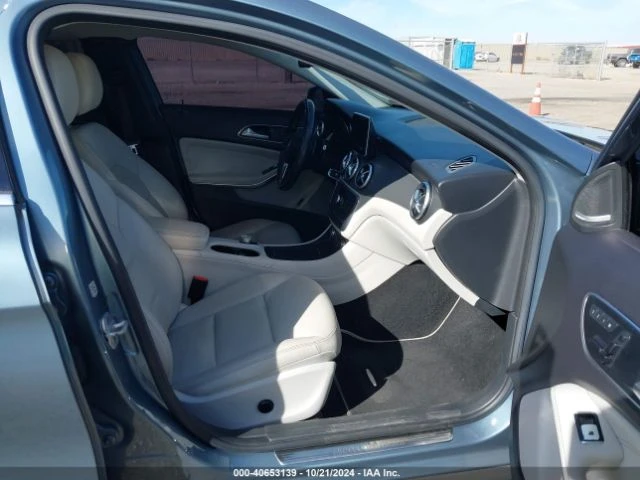 Mercedes-Benz GLA 250 4MATIC, снимка 5 - Автомобили и джипове - 48210645