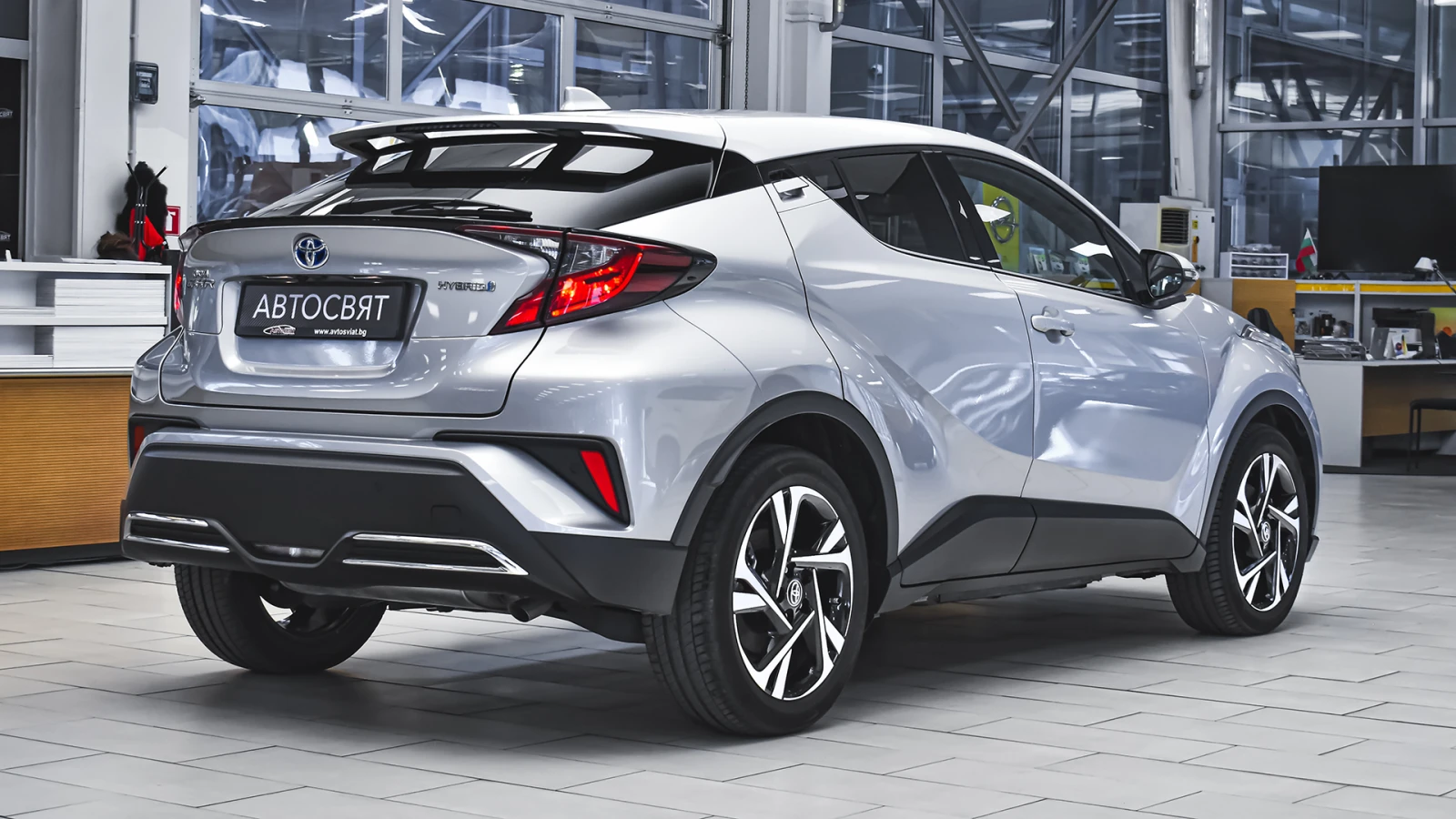 Toyota C-HR 2.0 Hybrid Club Automatic - изображение 6