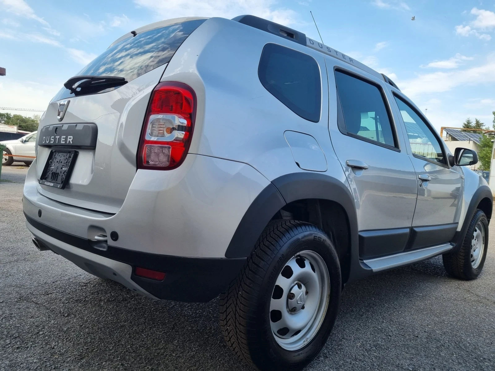 Dacia Duster 1.2 Турбо16v 125кс/6ск/Евро6/4х4/Кожа/Топ/ - изображение 10