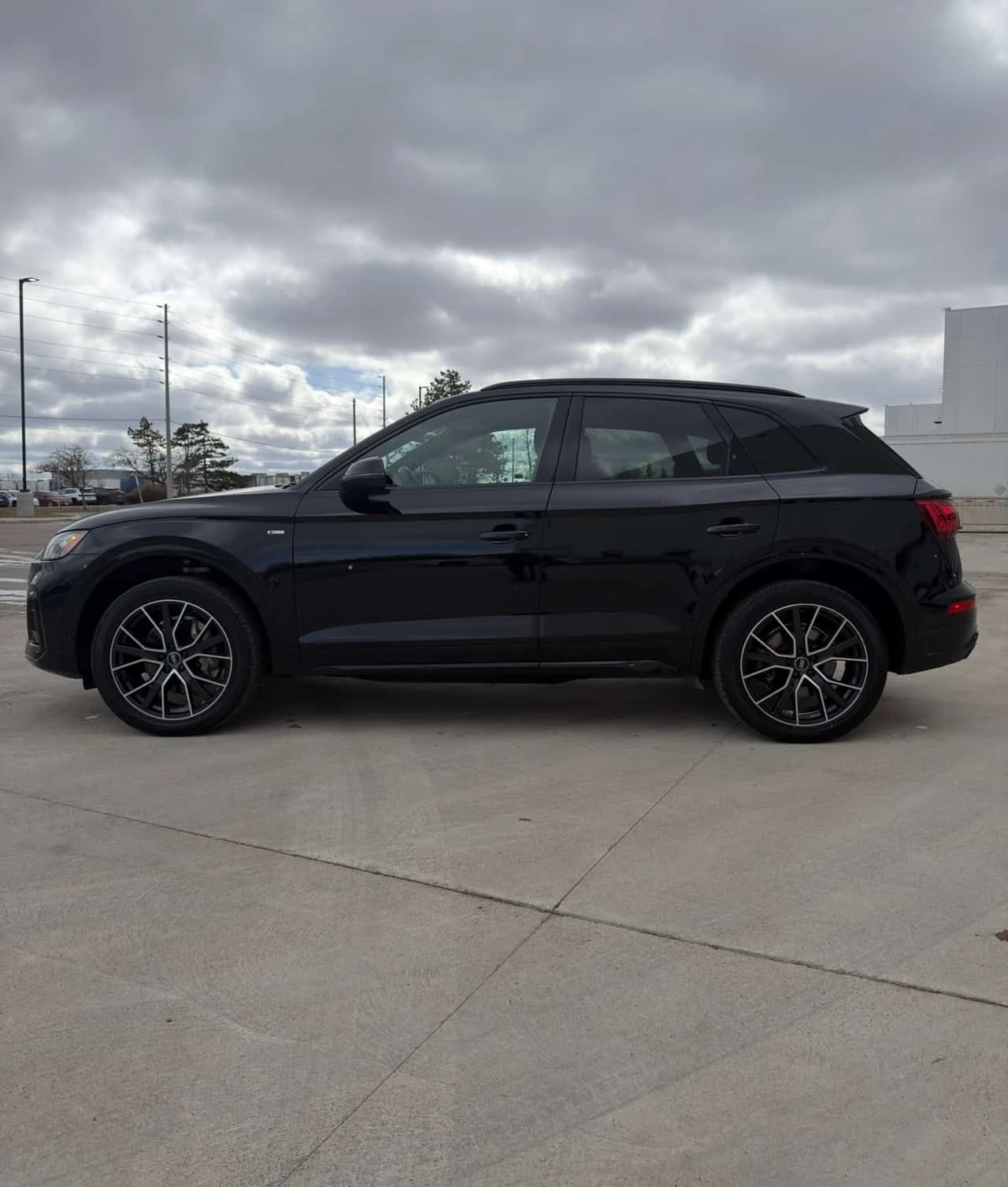 Audi Q5 Progressiv/CARFAX/PANO/ДИСТРОНИК/ПОДГРЕВИ, снимка 3 - Автомобили и джипове - 53831483