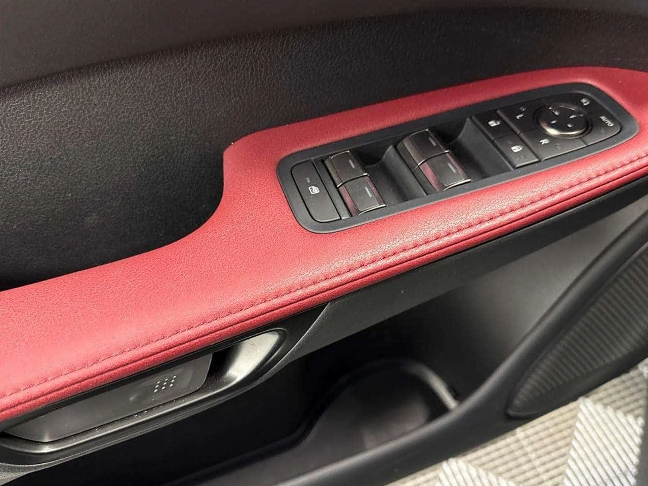 Lexus RX 500h F SPORT ЕДИН СОБСТВЕНИК СЕРВИЗА ИСТОРИЯ, снимка 4 - Автомобили и джипове - 54039446