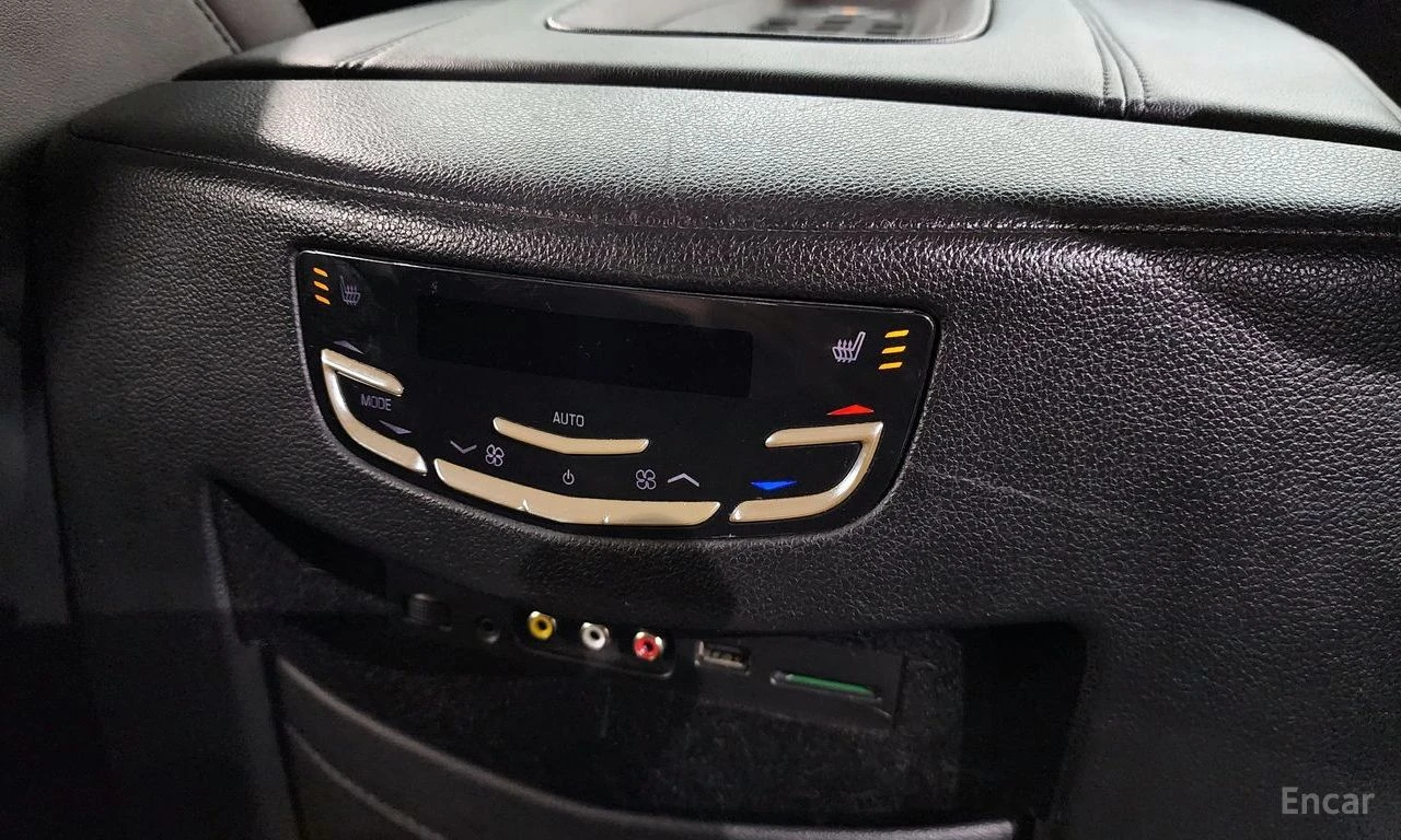 Cadillac Escalade ESV* КОЖА* ОБДУХВАНЕ* ПОДГРЕВ* ДИГИТАЛ* ХЕДЪП, снимка 16 - Автомобили и джипове - 54288593