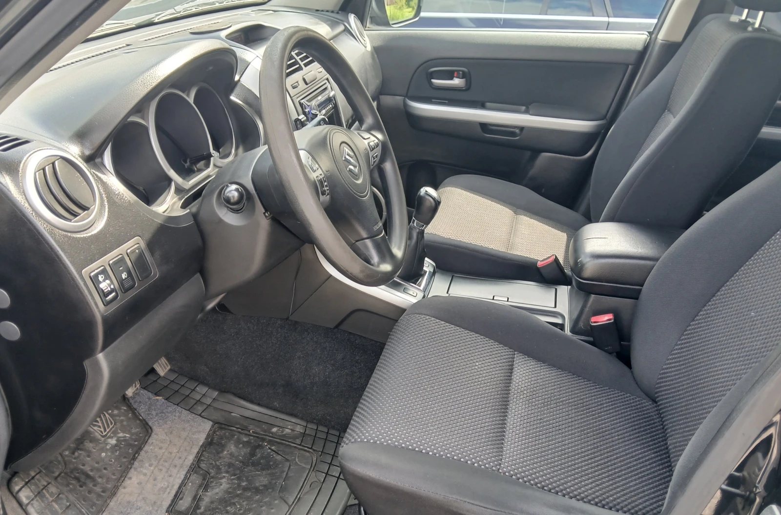 Suzuki Grand vitara 2.0i/4×4/140, снимка 6 - Автомобили и джипове - 54620736