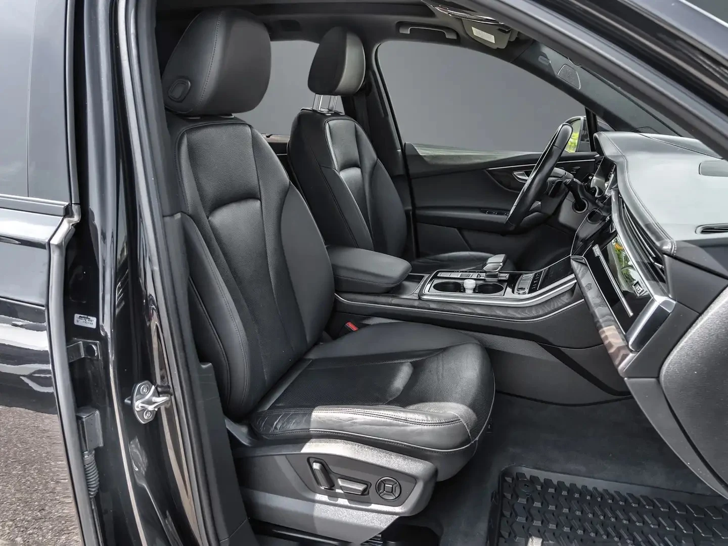 Audi Q7 TECHNIK / S-LINE / DISTRONIC / 360 / ОБДУХ / ПАНО, снимка 15 - Автомобили и джипове - 54970065