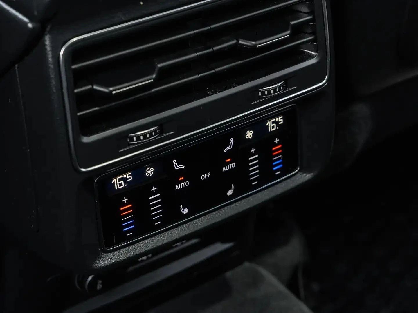 Audi Q7 TECHNIK / S-LINE / DISTRONIC / 360 / ОБДУХ / ПАНО, снимка 16 - Автомобили и джипове - 54970065