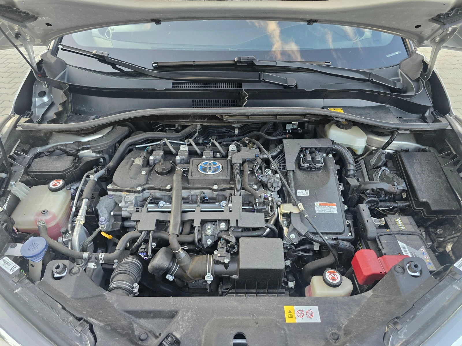 Toyota C-HR 1.8Hybrid, Park Assist, Подгрев, Кожа!, снимка 13 - Автомобили и джипове - 55013522
