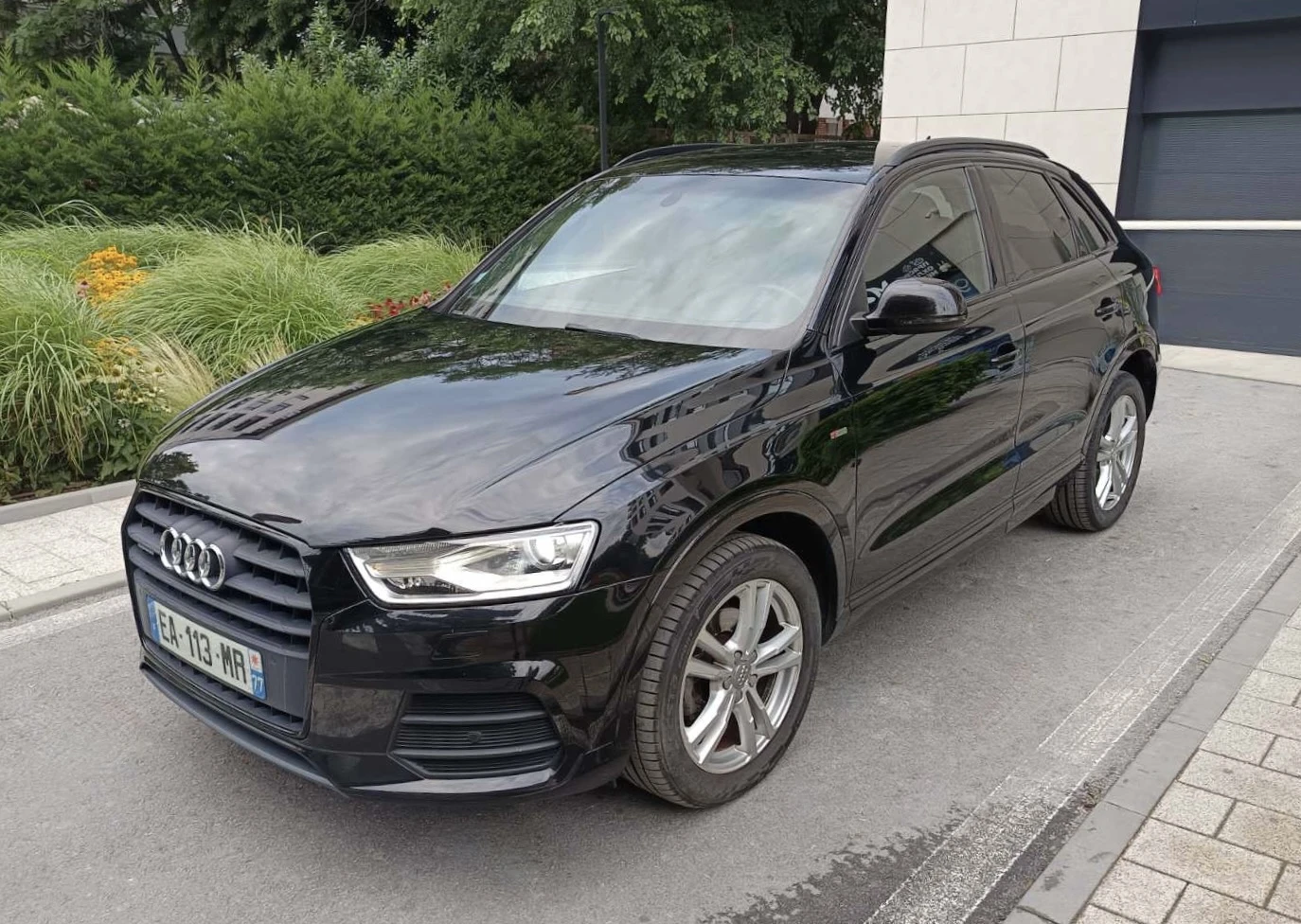 Audi Q3 2.0 TDI 150к.с. S-LINE SHADOW QUATTRO
