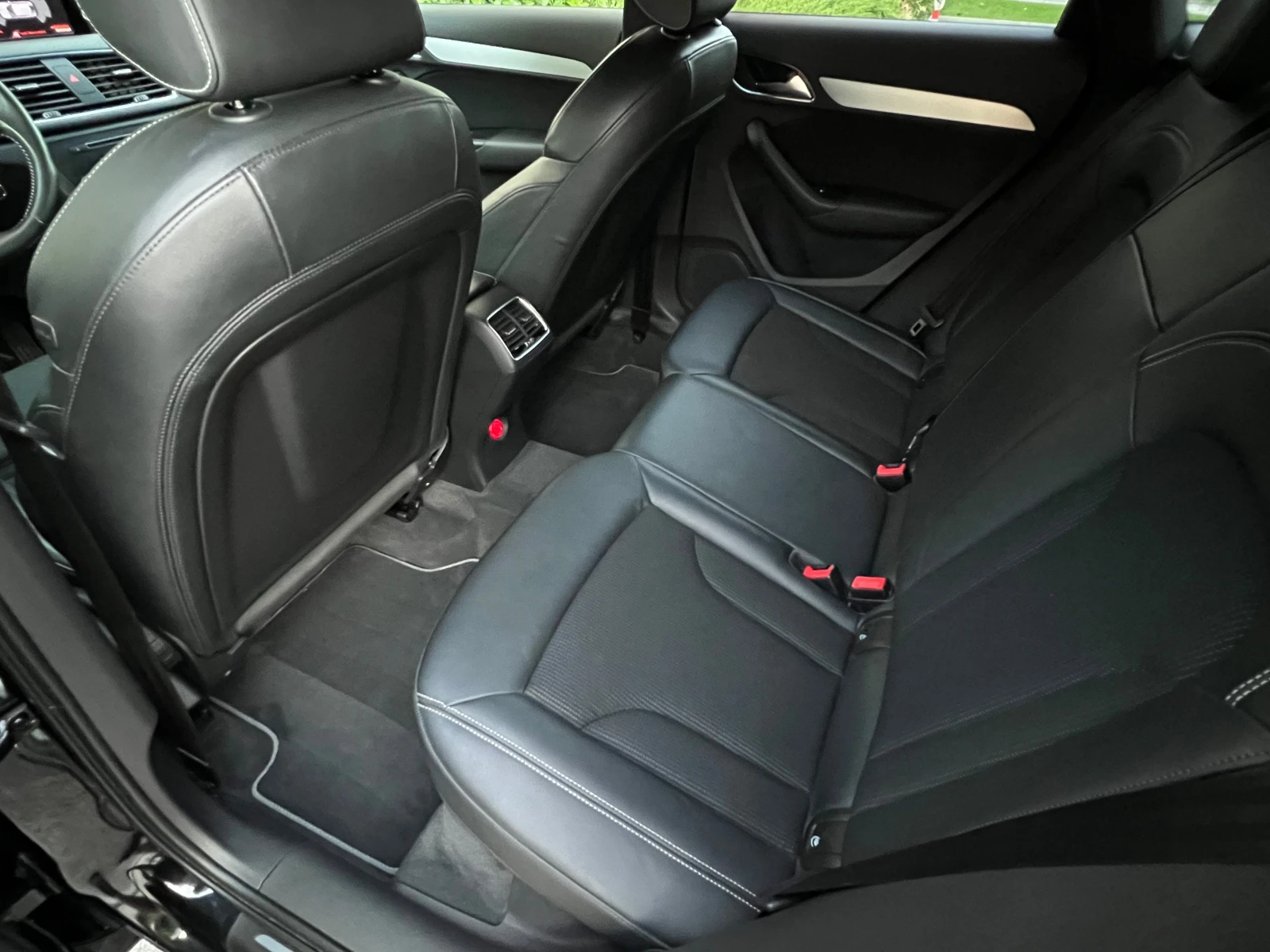 Audi Q3 2.0 TDI 150к.с. S-LINE SHADOW QUATTRO, снимка 13 - Автомобили и джипове - 55094130