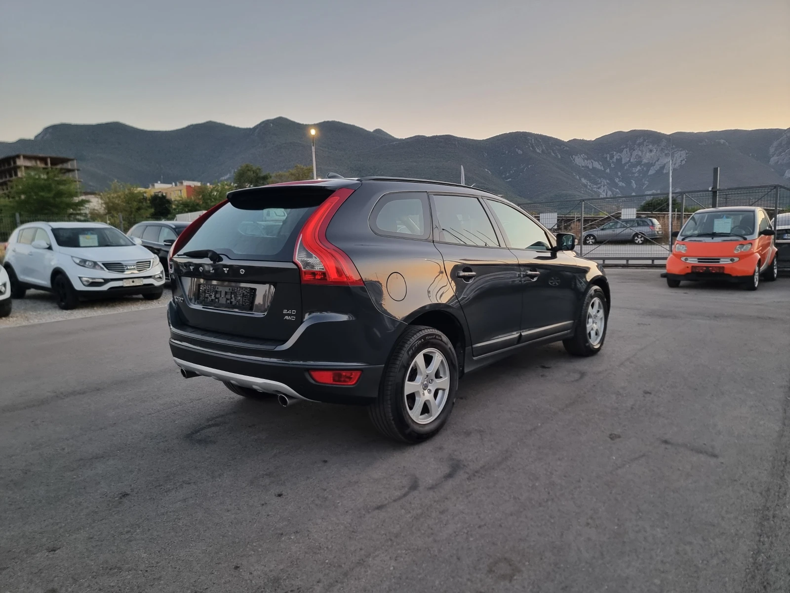 Volvo XC60 2.4 D5, снимка 7 - Автомобили и джипове - 55947753