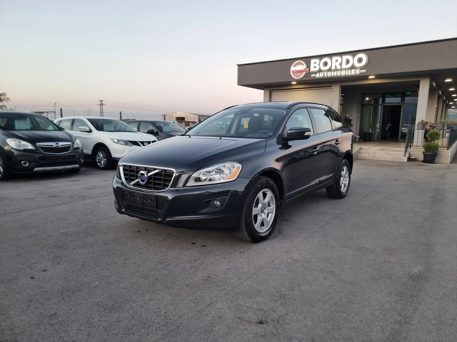 Volvo XC60 2.4 D5, снимка 3 - Автомобили и джипове - 55947753