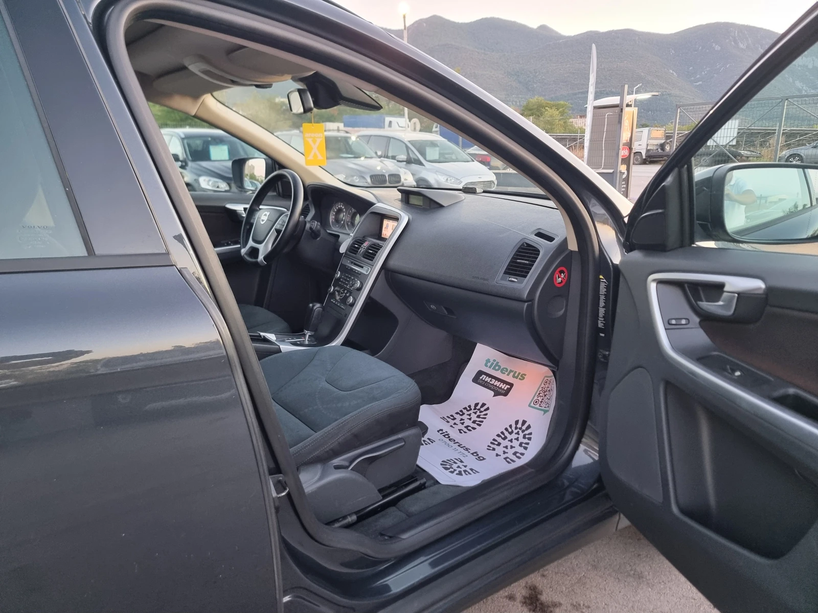 Volvo XC60 2.4 D5, снимка 15 - Автомобили и джипове - 55947753