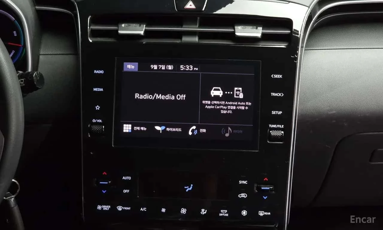 Hyundai Tucson * Modern 2WD * Камера * Кожа * , снимка 9 - Автомобили и джипове - 56228372
