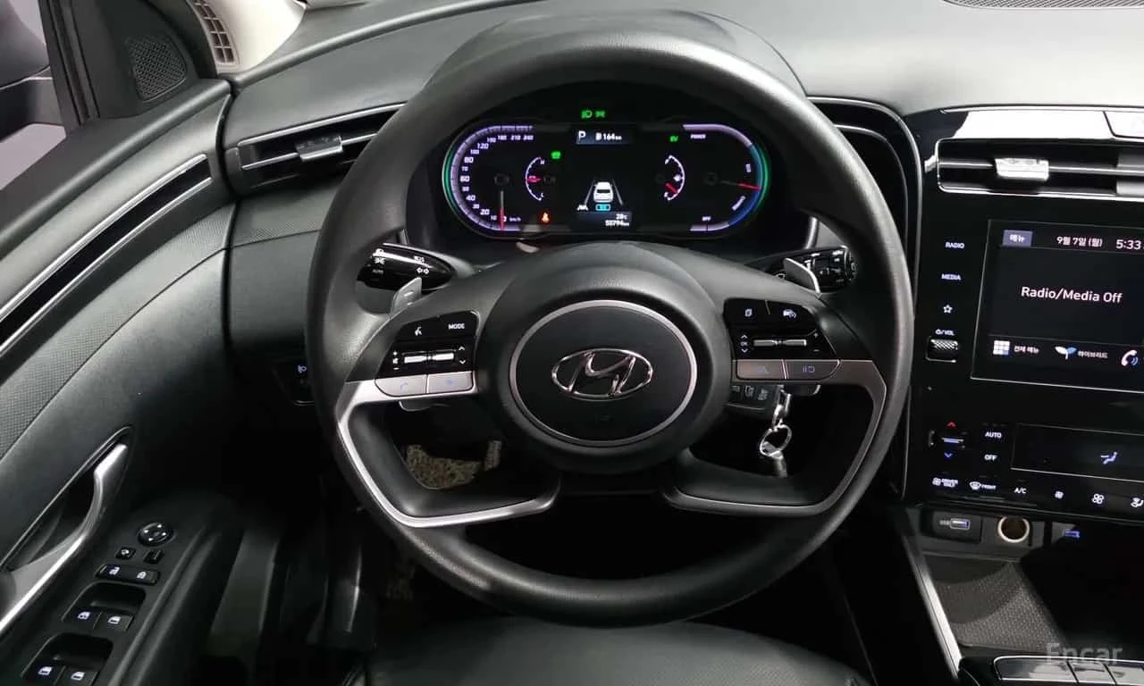 Hyundai Tucson * Modern 2WD * Камера * Кожа * , снимка 7 - Автомобили и джипове - 56228372