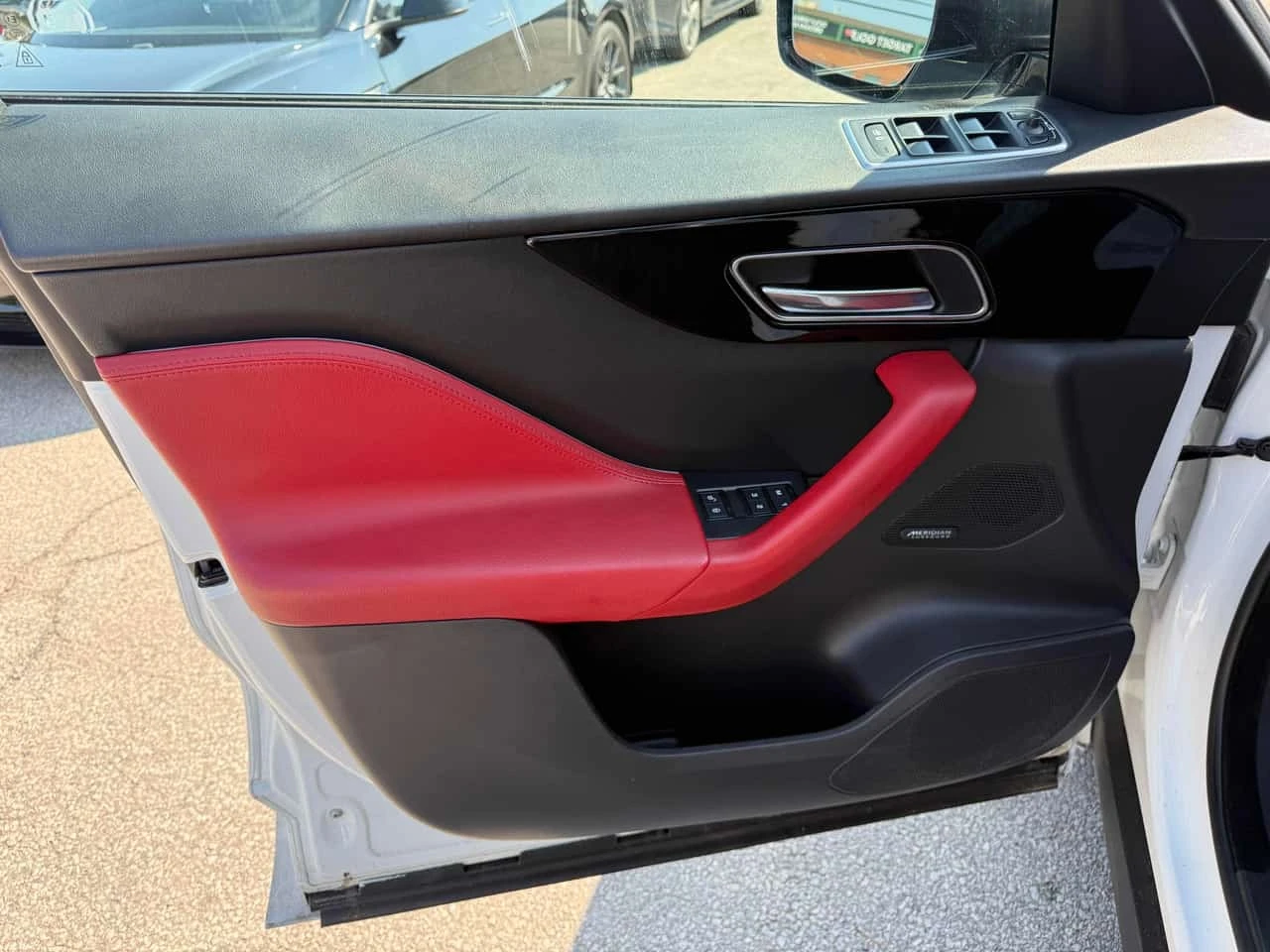 Jaguar F-PACE R Sport / CARFAX / 2 ����� / ���������� | Mobile.bg � ����������� 13