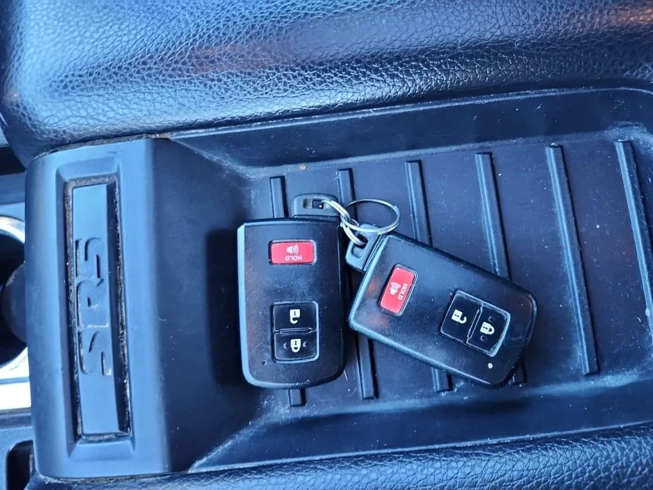 Toyota Tundra 4x4 Crewmax Crew Cab Short Bed * CARFAX *  | Mobile.bg � ����������� 11