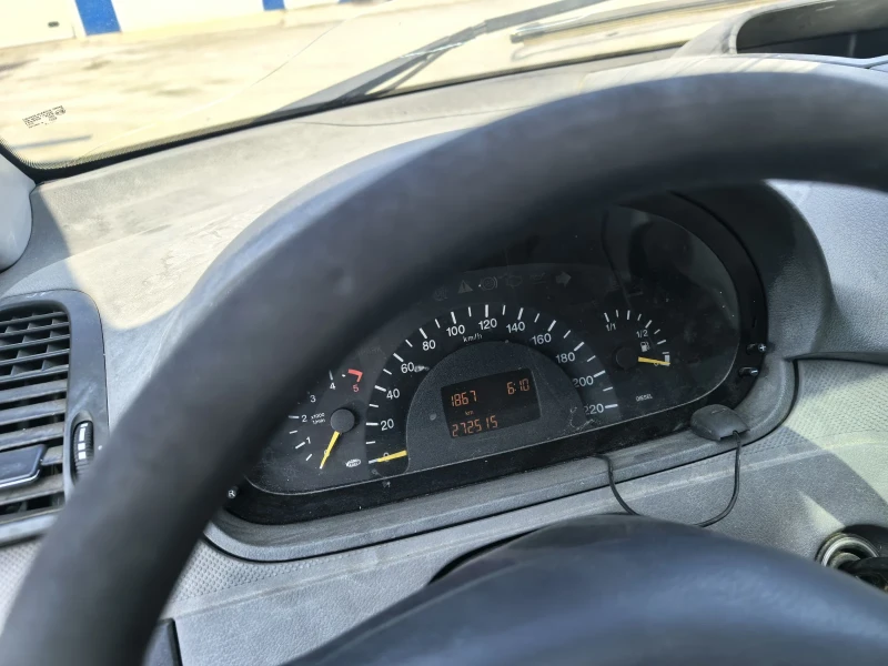 Mercedes-Benz Vito 109CDI 2.2. 90кс, снимка 8 - Бусове и автобуси - 51558877