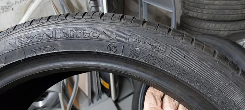 Гуми Летни 245/40R20, снимка 6 - Гуми и джанти - 32559345