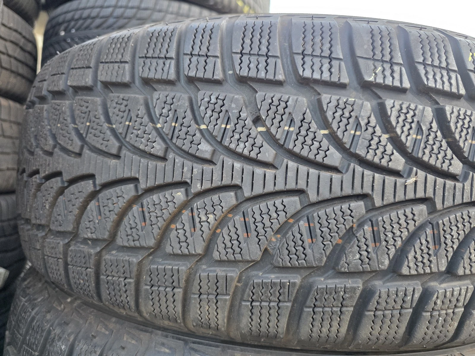 Гуми Зимни 225/60R17