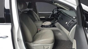 Kia Carnival PRESTIGE 2.2 * 11 МЕСТА * ПОДГРЕВ СЕДАЛКИ/ВОЛАН, снимка 13