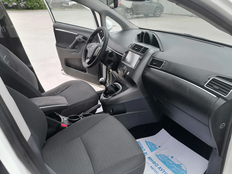 Toyota Verso, снимка 11 - Автомобили и джипове - 45651189