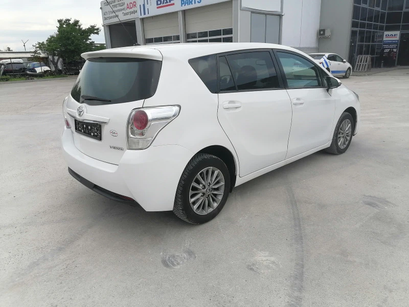 Toyota Verso, снимка 5 - Автомобили и джипове - 45651189