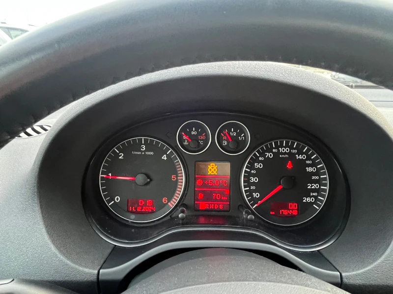 Audi A3 2.0TDI, 140ck, АВТОМАТИК, ЛИЗИНГ, снимка 10 - Автомобили и джипове - 48347324