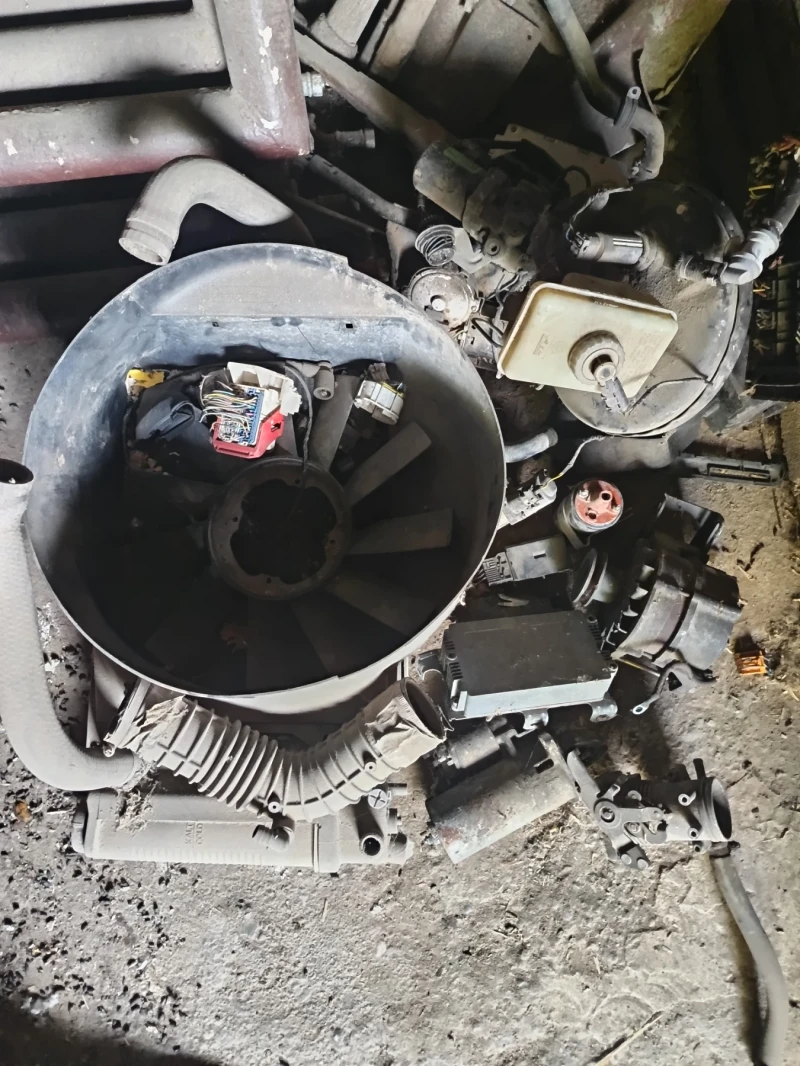 BMW 318 318i, снимка 3 - Автомобили и джипове - 52702318