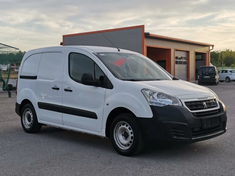 Peugeot Partner 1.6Hdi EURO6 3-местен * КЛИМАТИК* , снимка 7 - Автомобили и джипове - 51742271