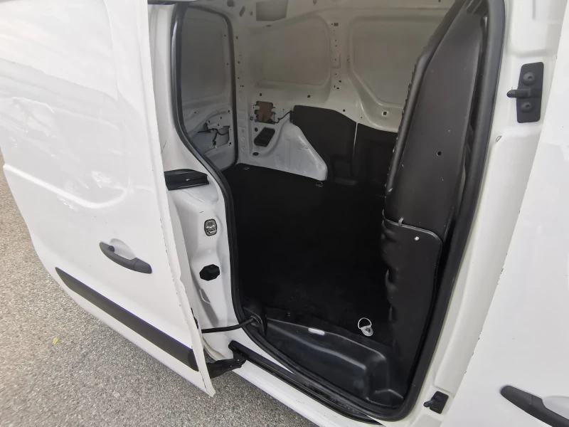 Peugeot Partner 1.6Hdi EURO6 3-местен * КЛИМАТИК* , снимка 9 - Автомобили и джипове - 51742271