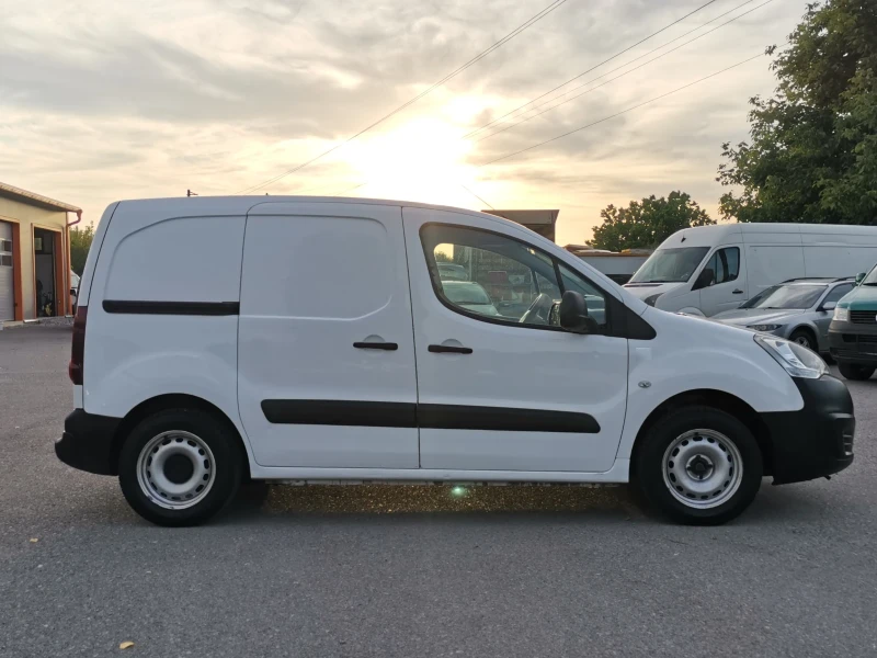Peugeot Partner 1.6Hdi EURO6 3-местен * КЛИМАТИК* , снимка 6 - Автомобили и джипове - 51742271