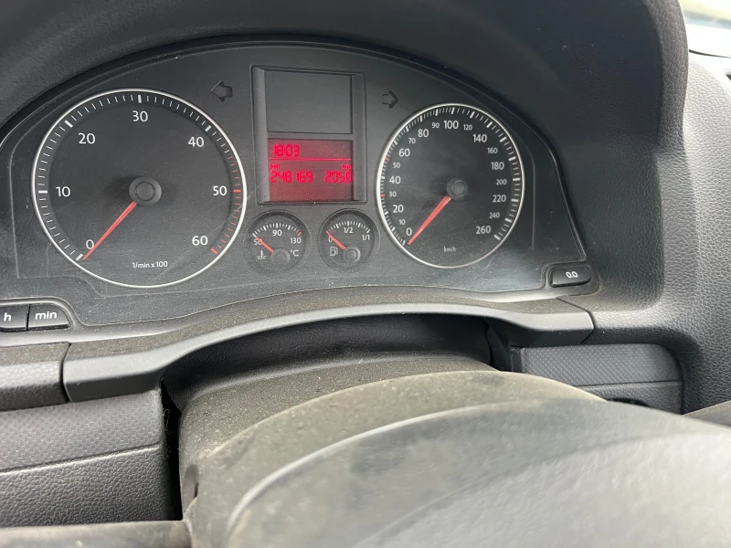 VW Golf 2.0Tdi 2008g Нави , снимка 9 - Автомобили и джипове - 52093506