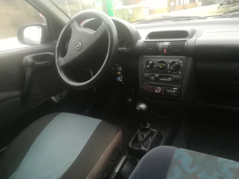 Opel Corsa, снимка 6 - Автомобили и джипове - 52882925