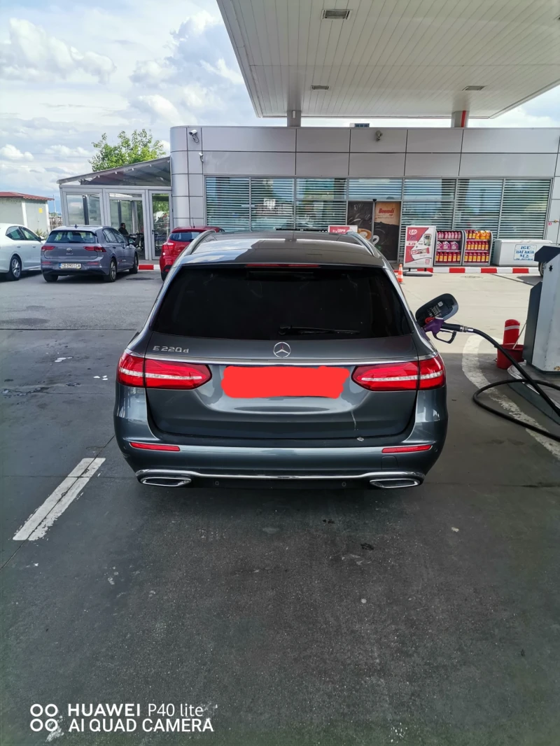 Mercedes-Benz E 220, снимка 2 - Автомобили и джипове - 53099859