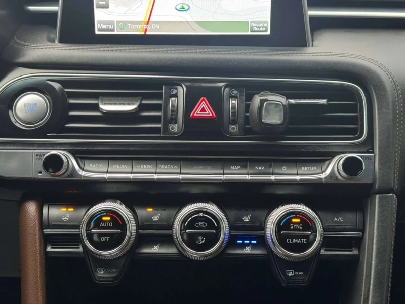 Genesis G70 * 2.0T * CARFAX * ЦЕНА ДО БГ, снимка 17 - Автомобили и джипове - 53248777