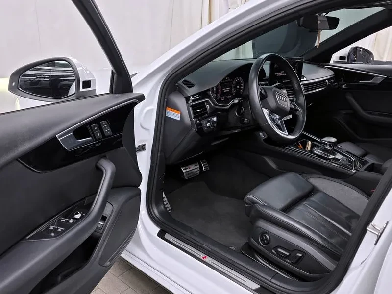Audi A4 40 TFSI Premium, снимка 10 - Автомобили и джипове - 54880286