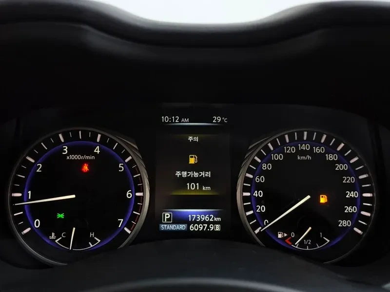 Infiniti Q50 2.2D PREMIUM, снимка 8 - Автомобили и джипове - 55925967