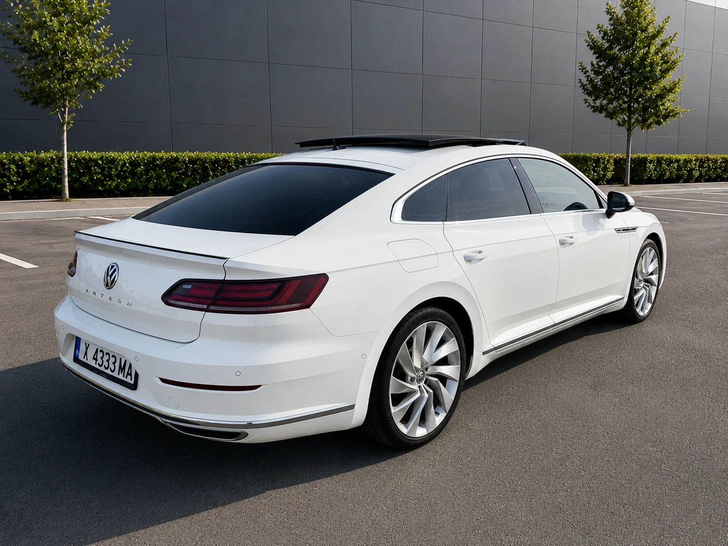 VW Arteon R-Line * KEYLESS * PANORAMA * FULL, снимка 4 - Автомобили и джипове - 53895514