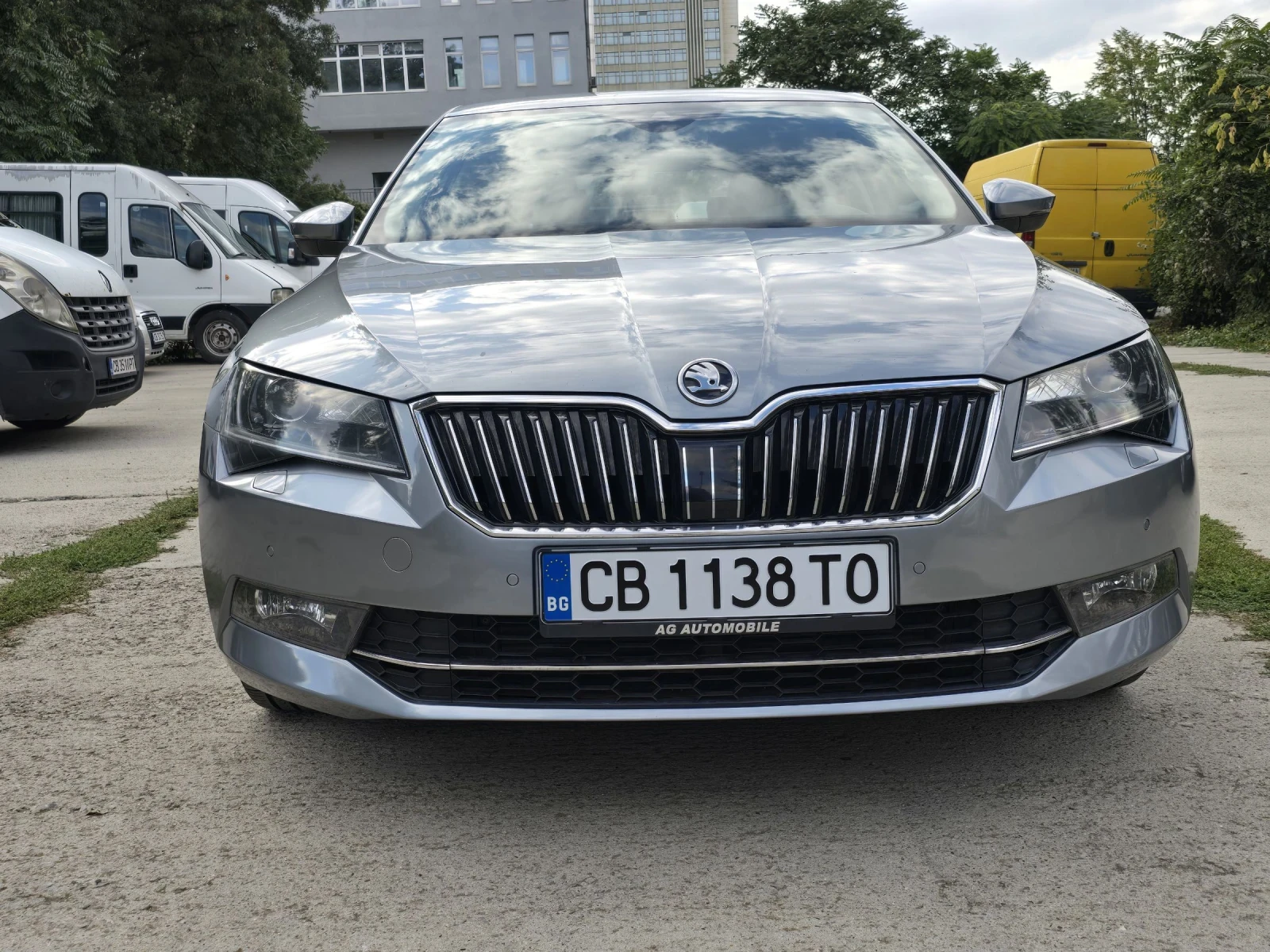 Skoda Superb 2.0TDI FULL - изображение 2