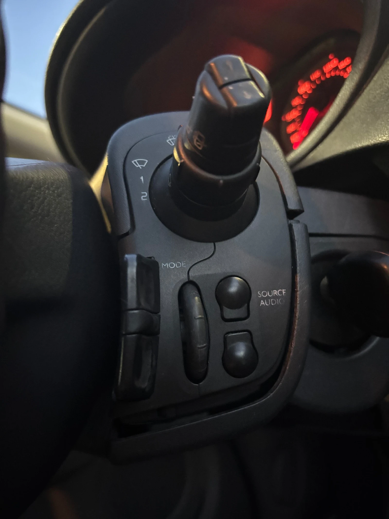 Renault Clio Перфектна 1.5 дизел - изображение 8