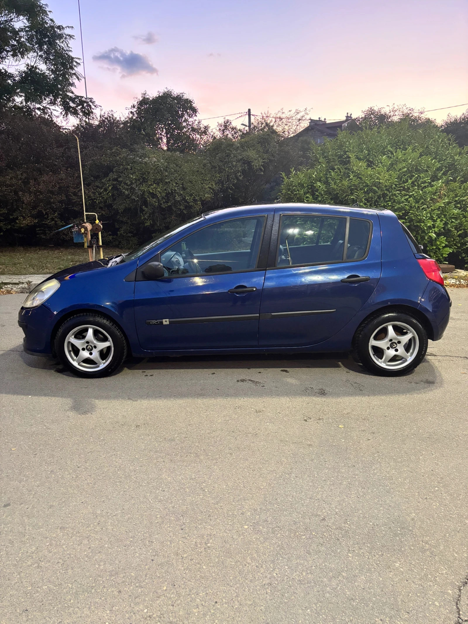 Renault Clio Перфектна 1.5 дизел - изображение 6